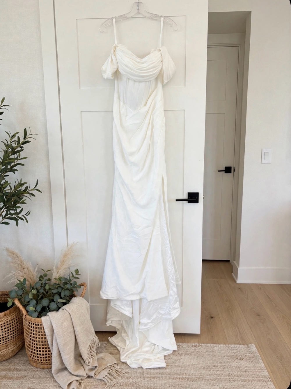 Private Label WT2530A Ivory Wedding Dress Size 6 | Off Shoulder Fit & Flare